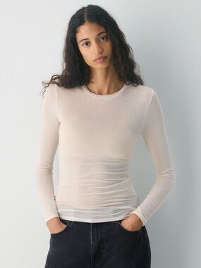 Aritzia Babaton Sullivan Long Sleeve Featherweight Crewneck Top in Bare Rose